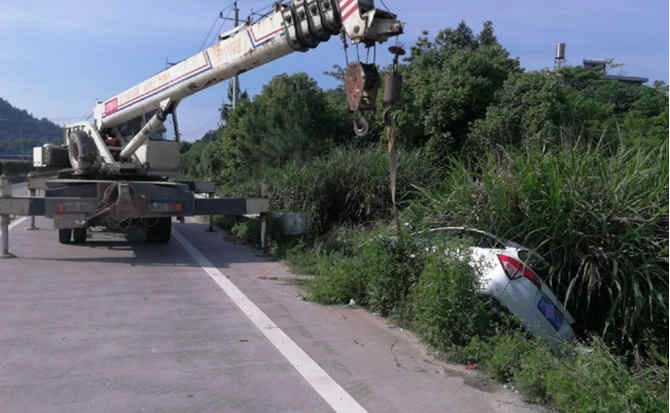 兖州区重载吊车救援 兖州区重载吊车救援